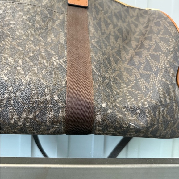 Michael Kors MK Brown Logo Travel Bag - Picture 9 of 16
